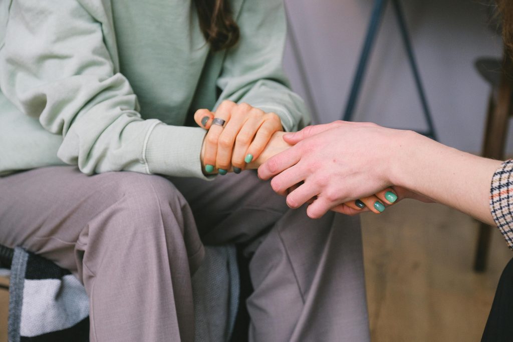 this represents comfort in talking to share experiences on exposure to asbestos

