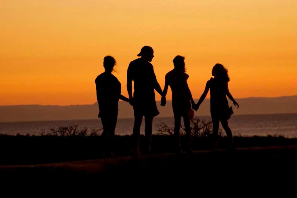 a picture of a family that reflects how a family can be affected by mesothelioma diagnosis